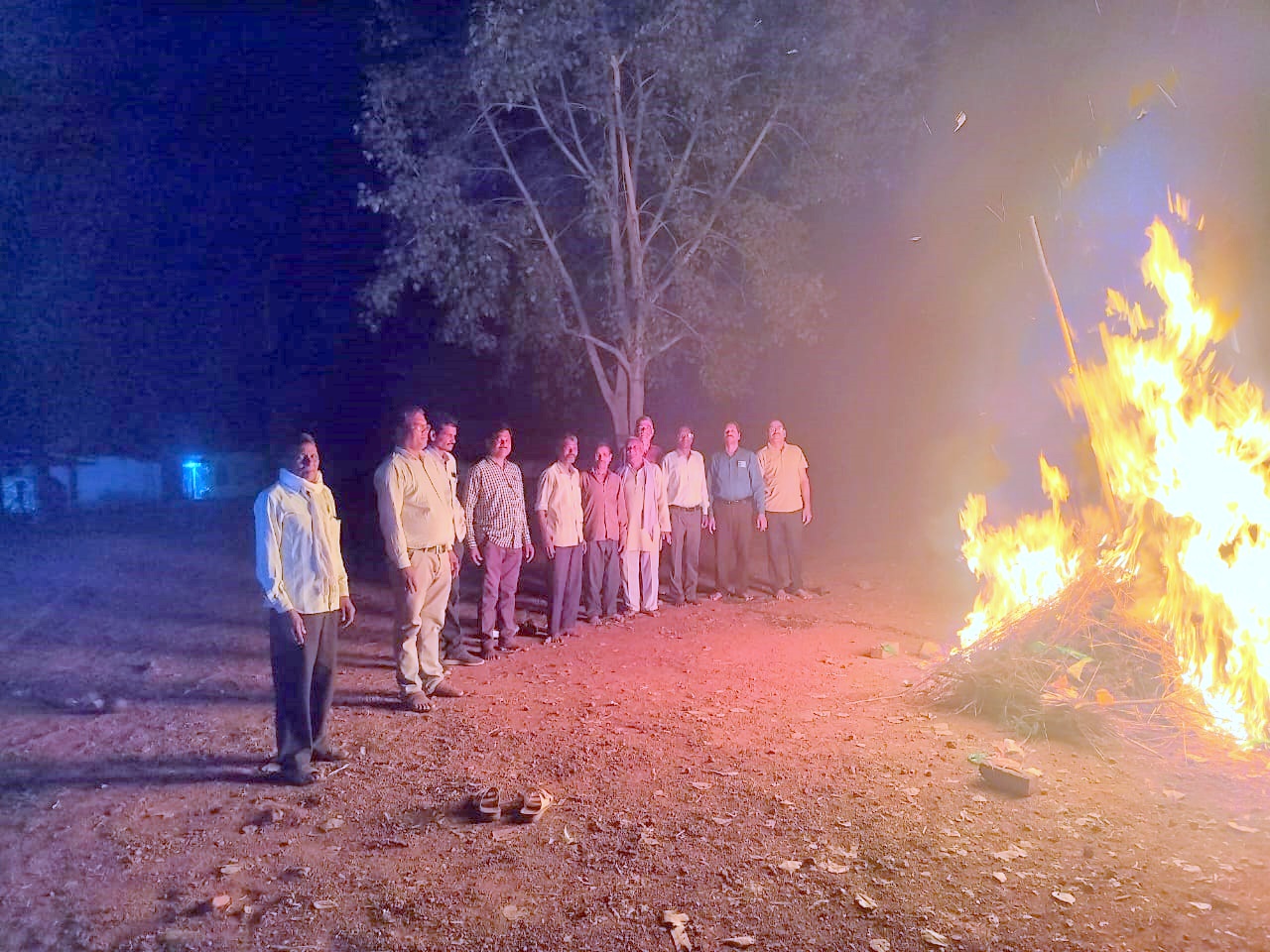 प्रशासनिक अधिकारियों की रही उपस्थिति